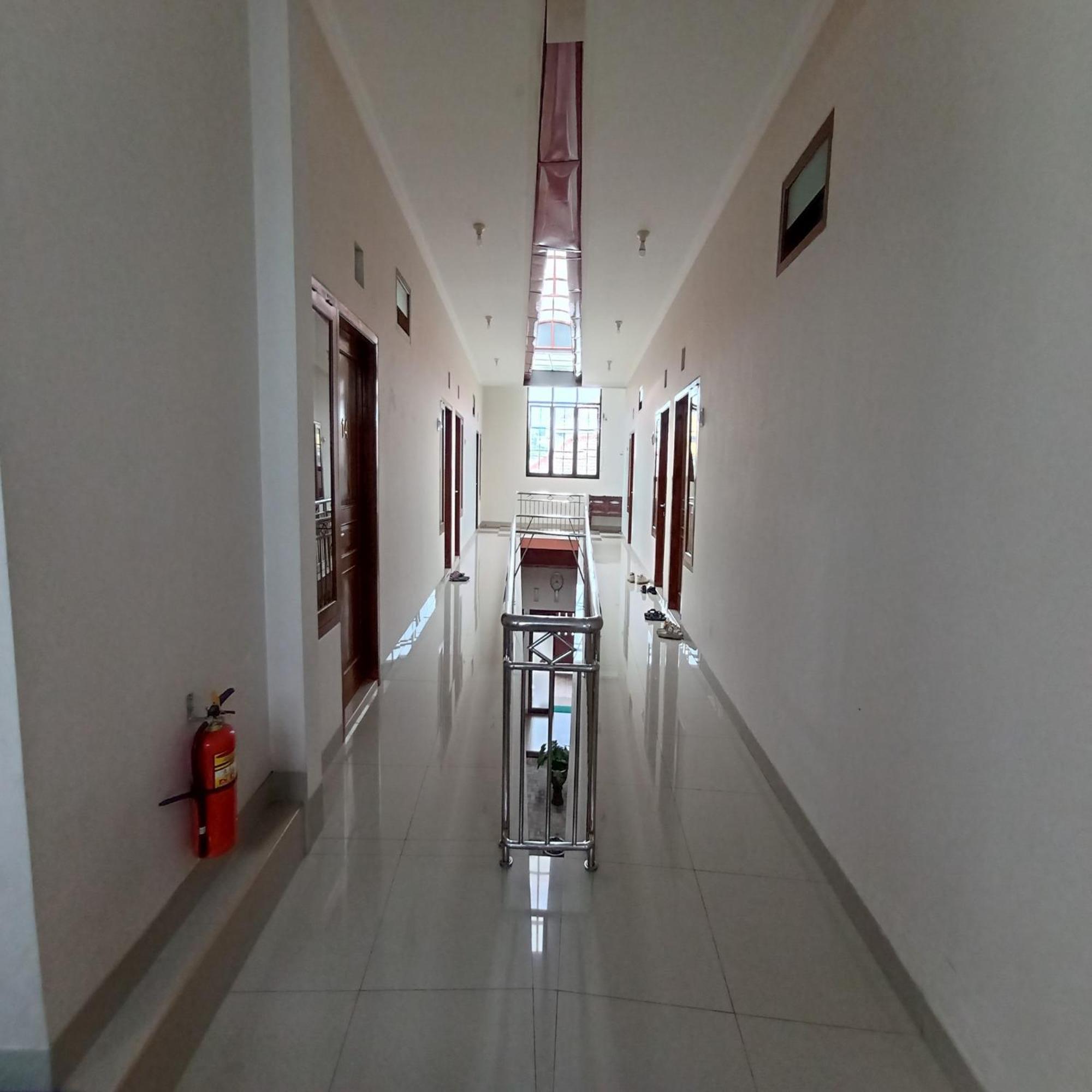 Reddoorz At Syariah House Purwokerto Ξενοδοχείο Εξωτερικό φωτογραφία