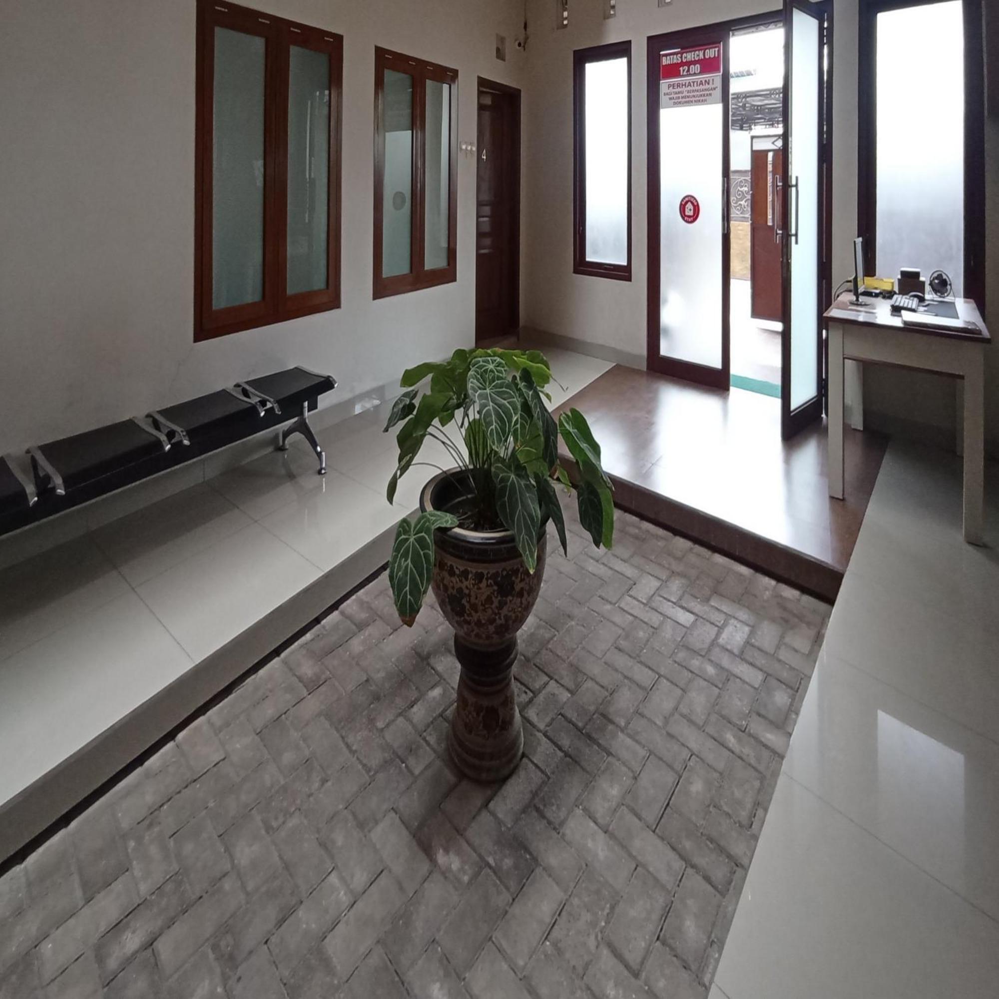 Reddoorz At Syariah House Purwokerto Ξενοδοχείο Εξωτερικό φωτογραφία