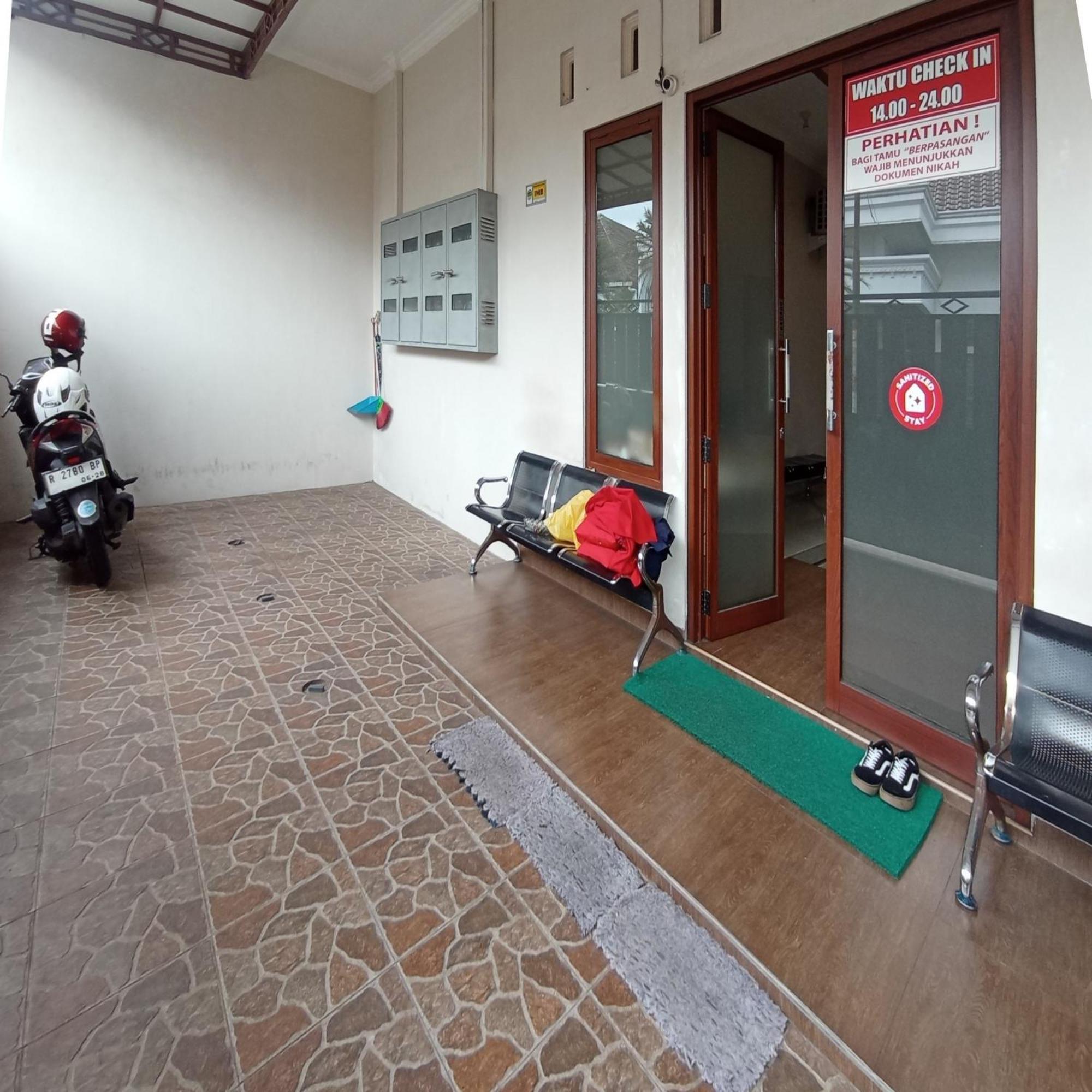Reddoorz At Syariah House Purwokerto Ξενοδοχείο Εξωτερικό φωτογραφία